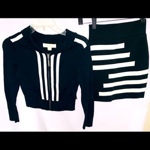 A perfect black & white, skirt & sweater match  size - xtra sm & sm